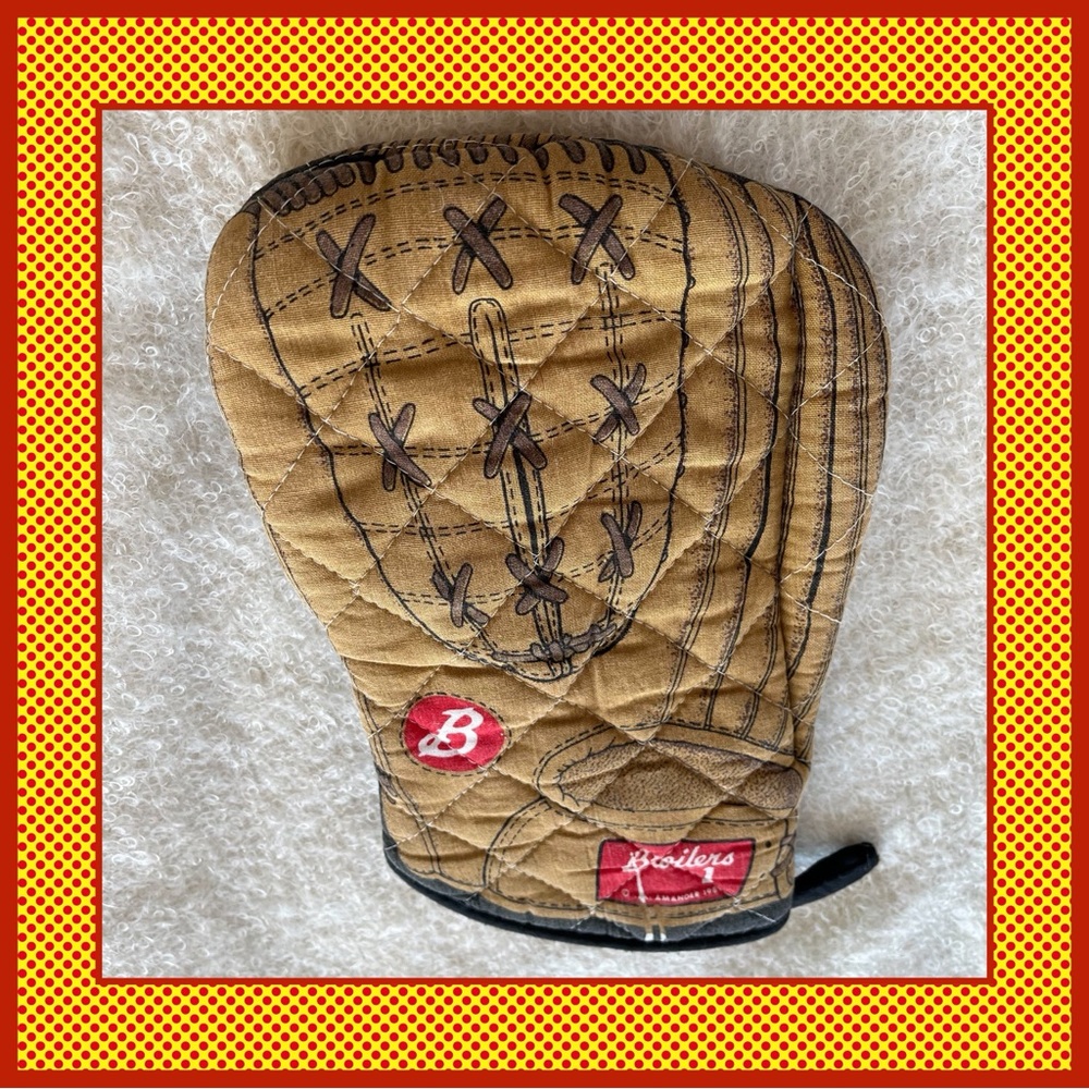 Rare Vintage Baseball Oven Mitt that goes with 1985 MLB DETROIT TIGERS 🐯 APRON